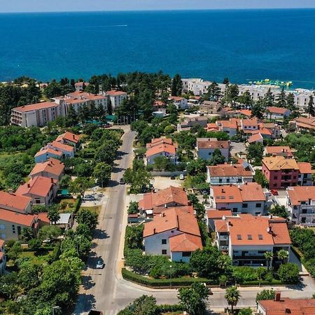 Apartment Nola By Rent Istria โปเรช ภายนอก รูปภาพ