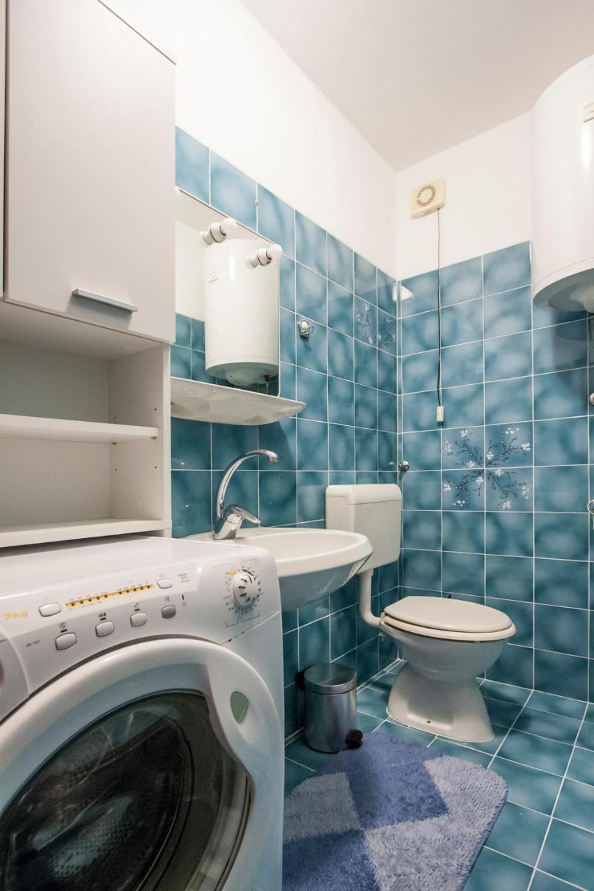 Apartment Nola By Rent Istria โปเรช ภายนอก รูปภาพ