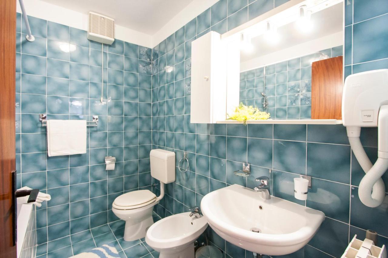 Apartment Nola By Rent Istria โปเรช ภายนอก รูปภาพ