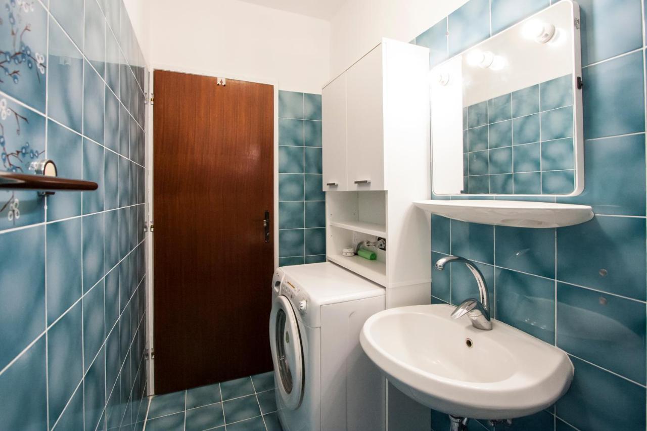 Apartment Nola By Rent Istria โปเรช ภายนอก รูปภาพ