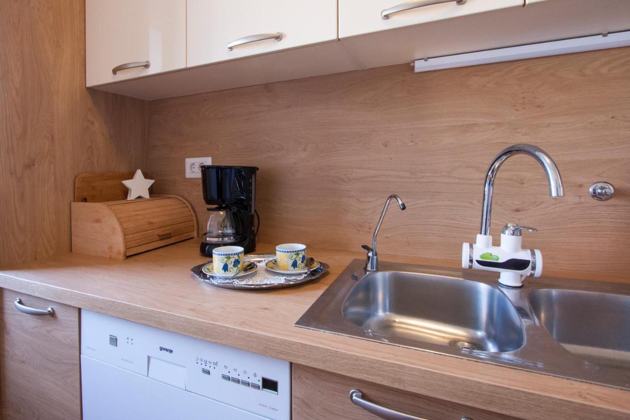 Apartment Nola By Rent Istria โปเรช ภายนอก รูปภาพ