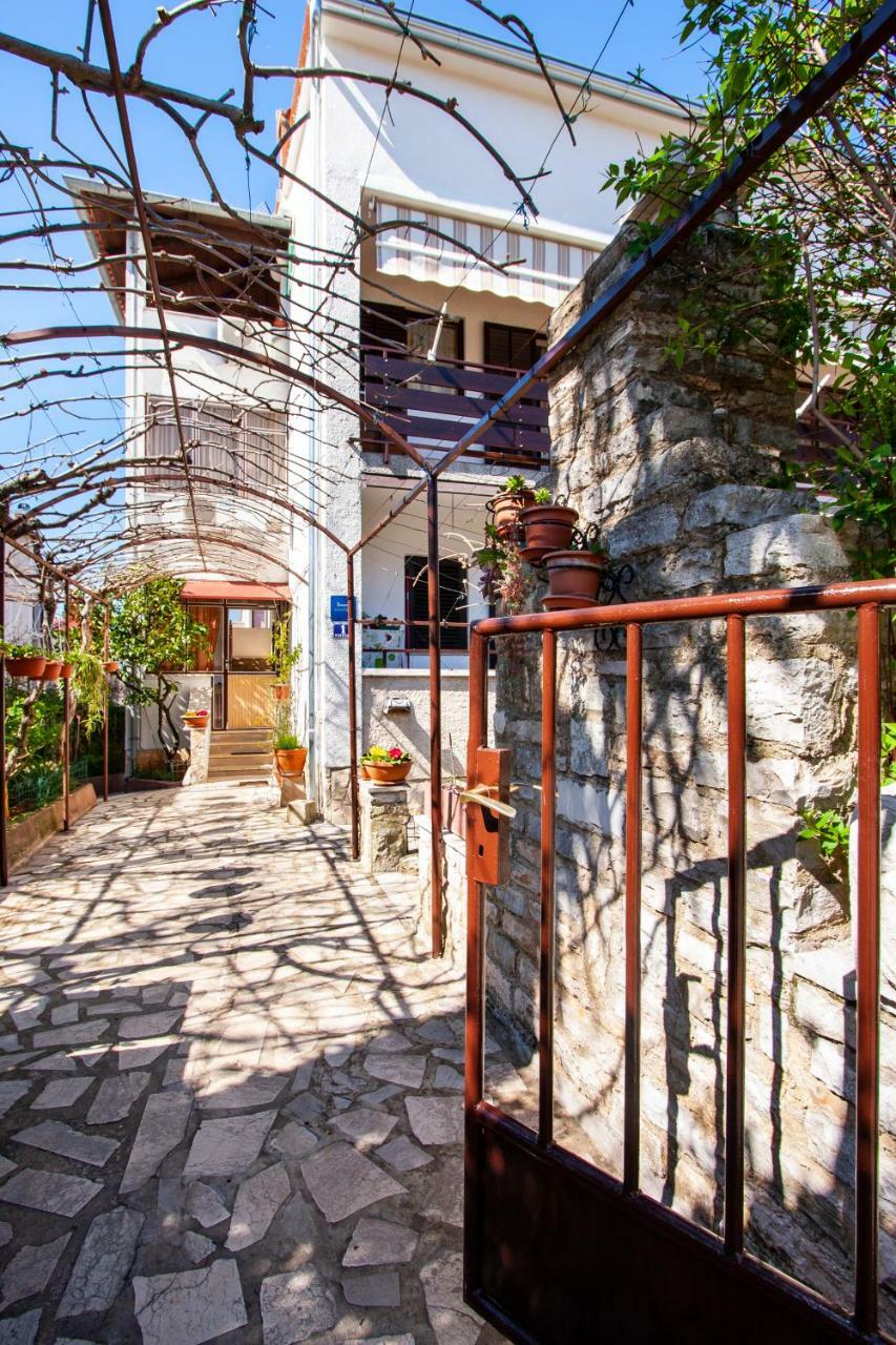 Apartment Nola By Rent Istria โปเรช ภายนอก รูปภาพ